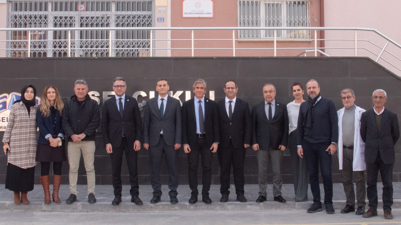 Rektör Prof. Dr. Aksoy, lise öğrencileriyle bir araya geldi